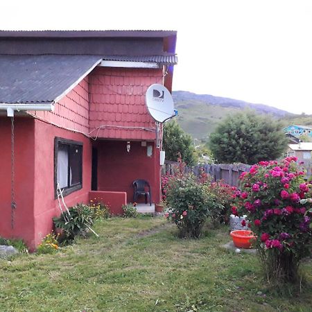 Hostal Y Cabanas Peumayen プエルト・グアダル エクステリア 写真